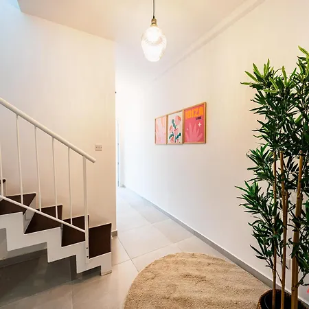 A Bright & Beautiful Apartamento