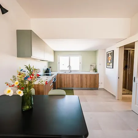 Apartment A Bright & Beautiful *