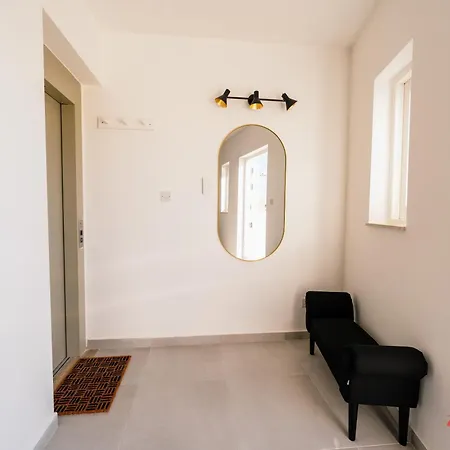A Bright & Beautiful Apartment *