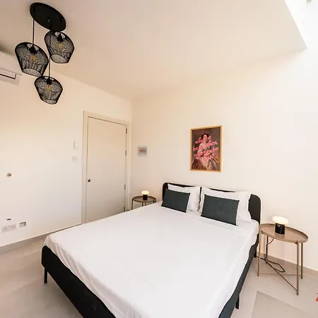 Apartment A Bright & Beautiful *