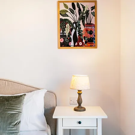 A Bright & Beautiful דירה סליאמה