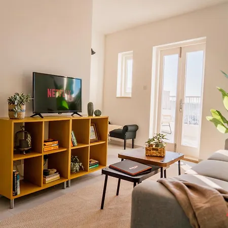 A Bright & Beautiful * Σλιέμα